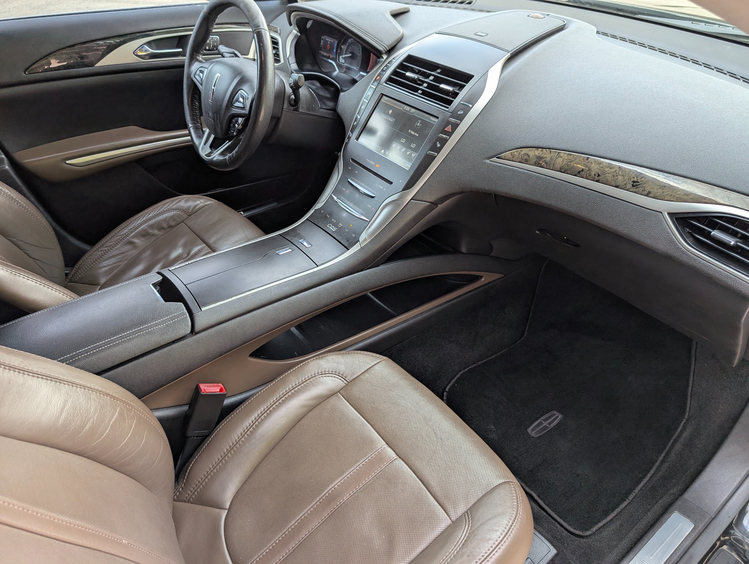 2014 Lincoln MKZ Hybrid - Photo 18